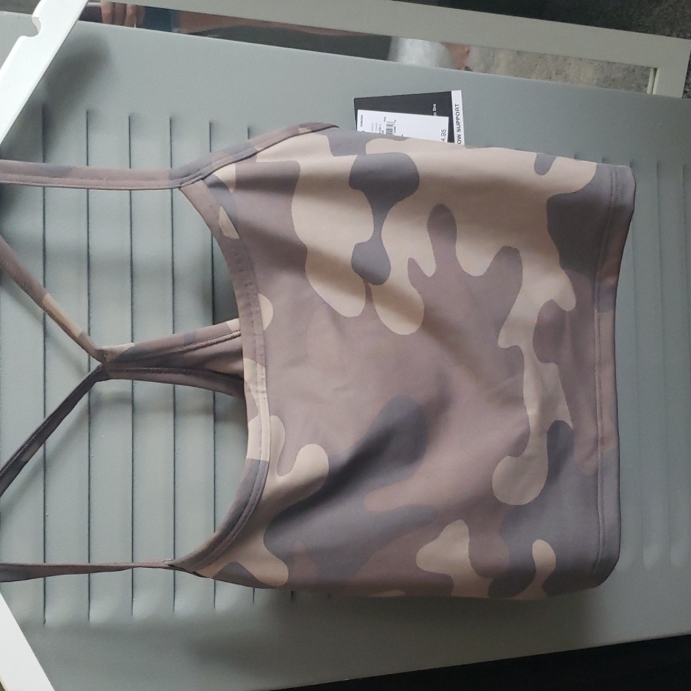 NWT, GAP Sports Bra Size Large